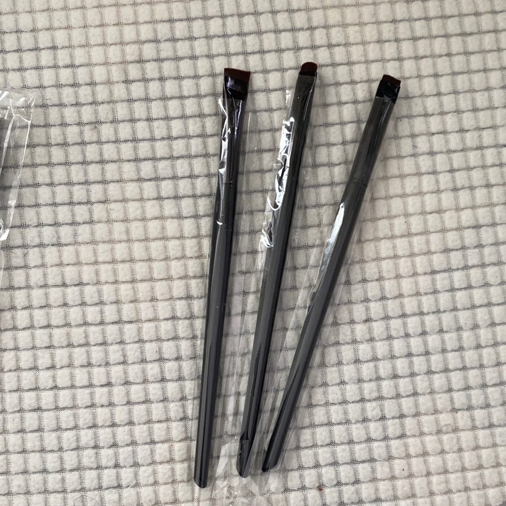 Set of 3 Brow Makeup Brushes with Angled Tips